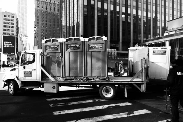 Best Portable toilet rental cost  in Fairview Park, IN